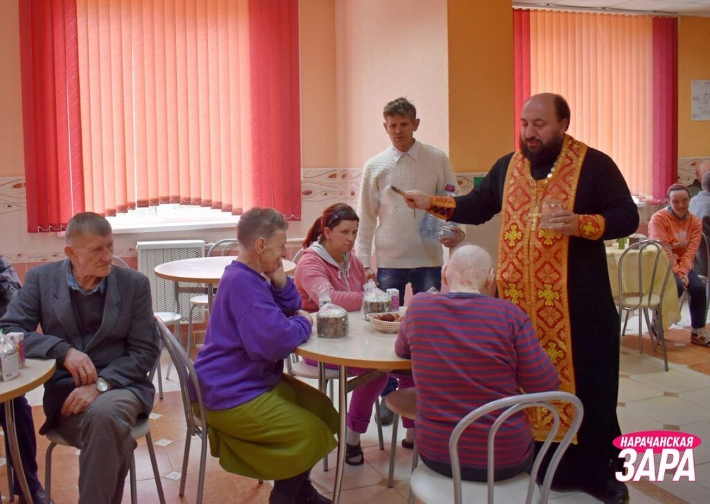 Подари радость ближнему. В Свирском социальном пансионате “Маяк” прошла пасхальная благотворительная акция