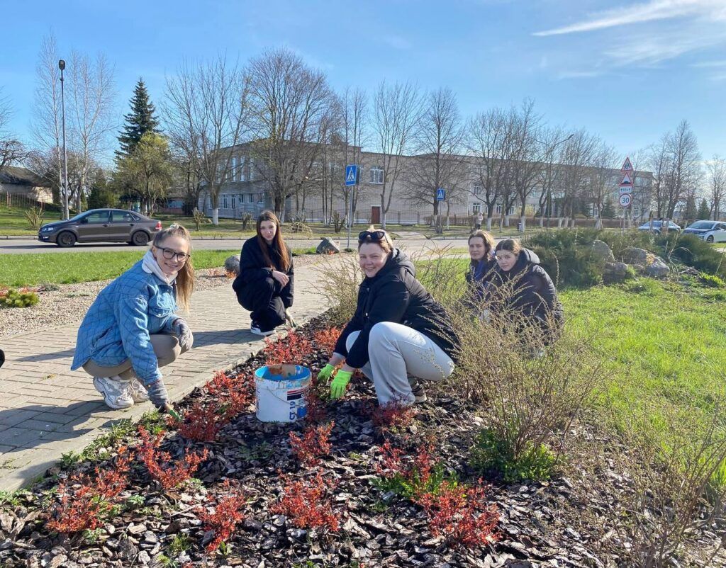 Республиканский субботник собрал на толоку жителей Мядельщины