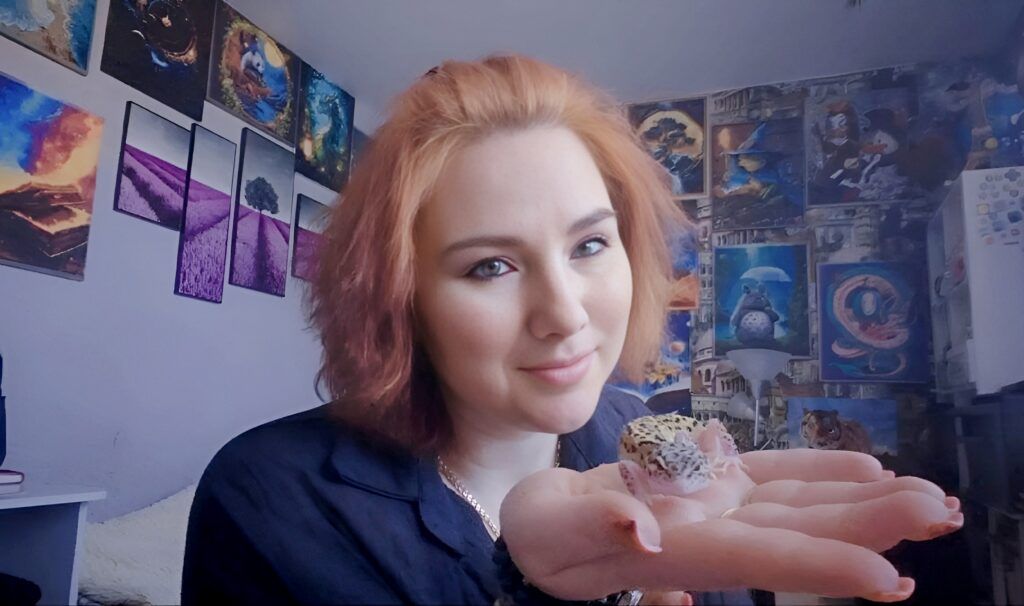 Скорпион, ящерица, аксолотль… Заглянули в живой уголок жительницы Мяделя