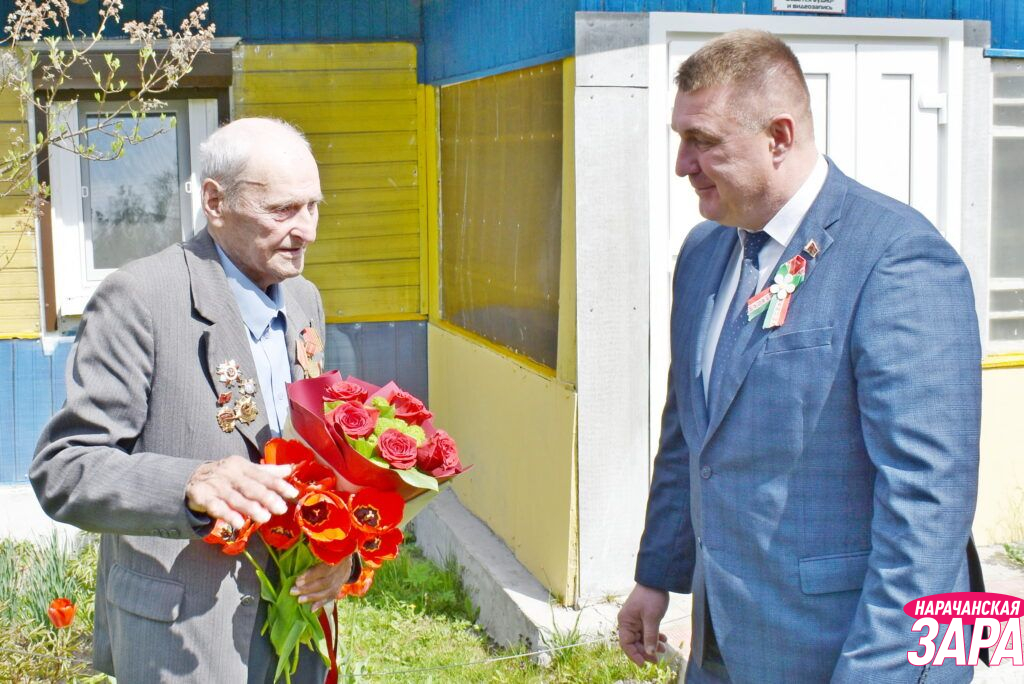 Председатель Мядельского райисполкома поздравил ветерана в Слободе