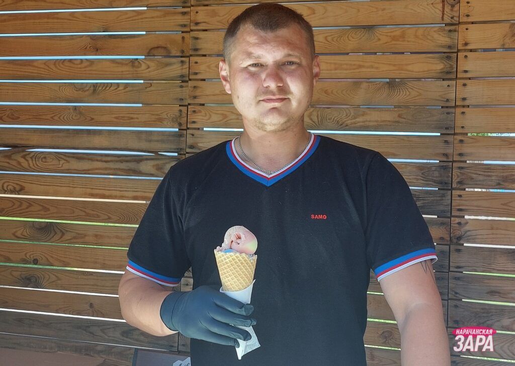 В Мяделе на пляже стали продавать мороженое. Пробуем!