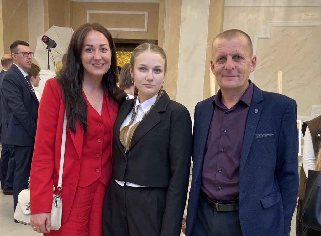 В детском конкурсе Управления делами Президента победила дочь сотрудницы нацпарка Нарочанский