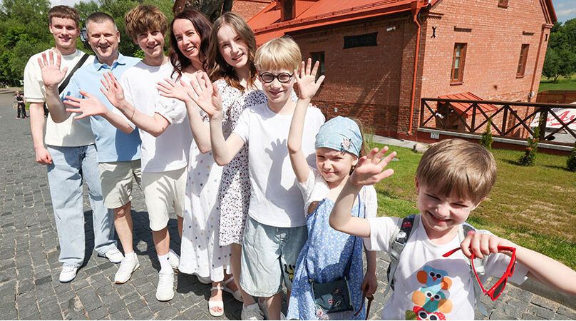 Как сделать осознанное родительство трендом? Лукашенко требует выработать действенную формулу