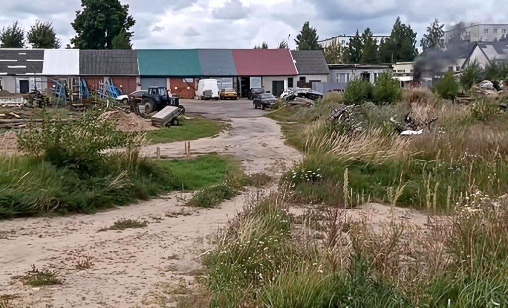 Заброшенная промзона Мяделя попала в объектив ТикТока: что отвечает ЖКХ