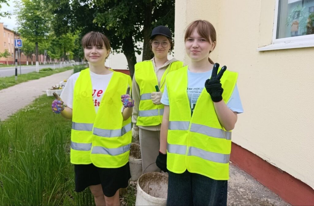 В Мядельском районе завершают работу студенческие отряды