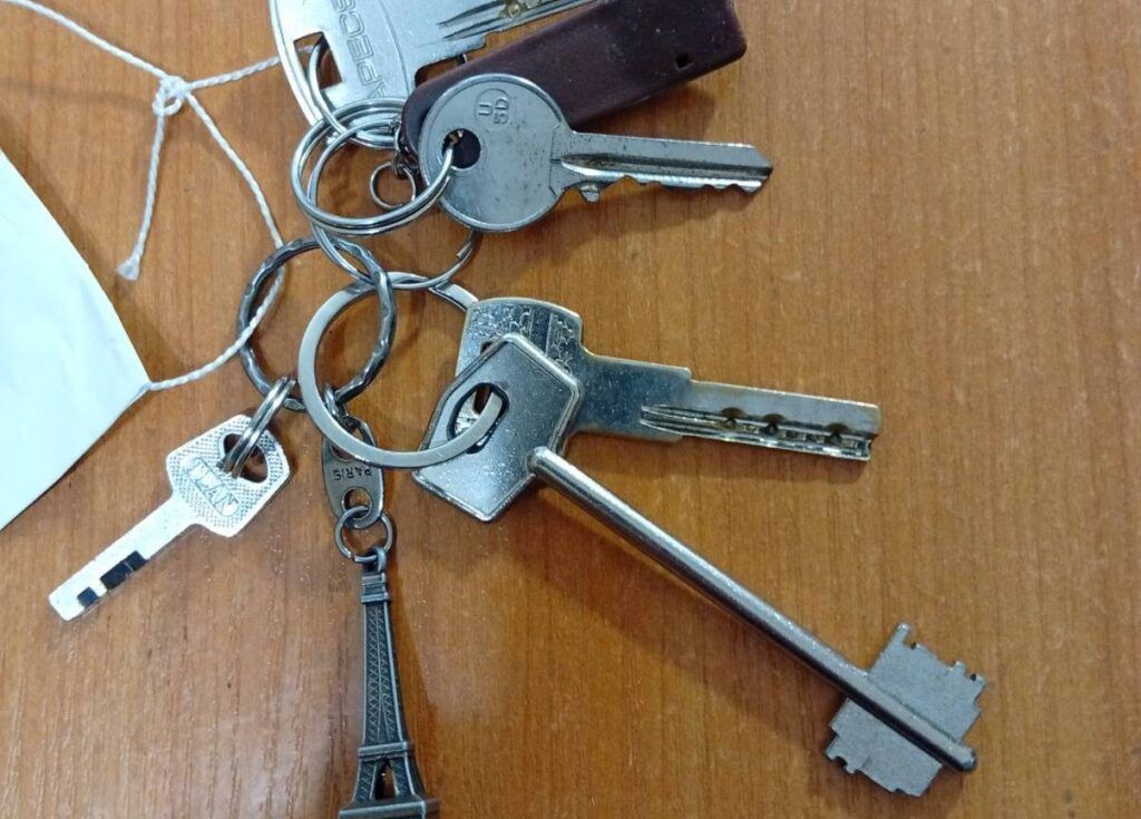 В Мяделе нашли связку ключей — ищут владельца