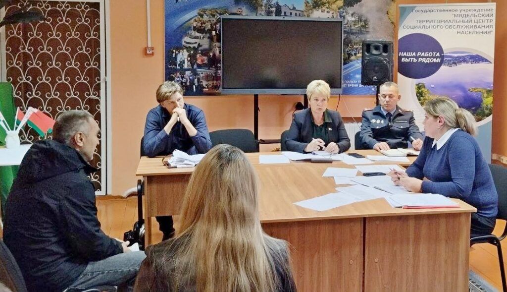 В Мяделе прошла ярмарка вакансий