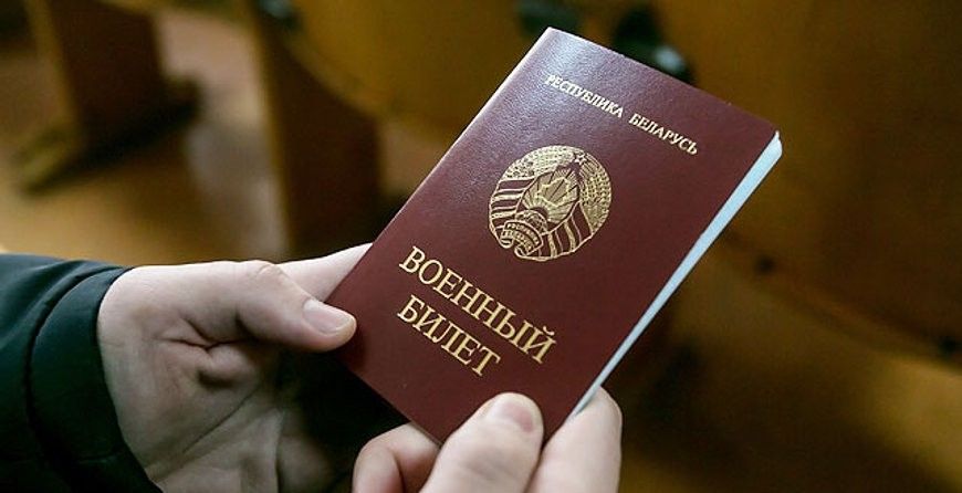 Участковый инспектор разъясняет ответственность за неявку по повестке