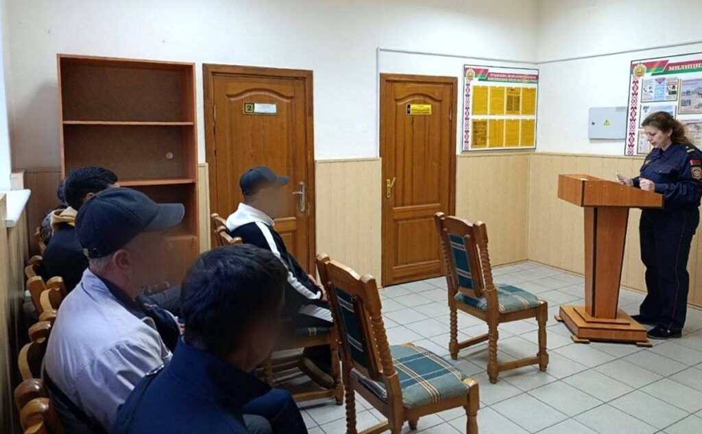 Иностранца высылают из Беларуси за нетрезвую поездку в Мядельском районе